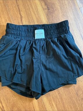 Offline by Aerie The Hugger Champ Short Black M Medium pockets athletic